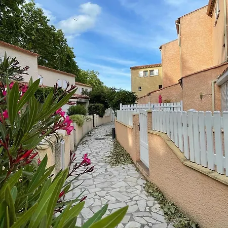 Très Joli T2 Terrasse, Parking Cap 300m Richelieu *